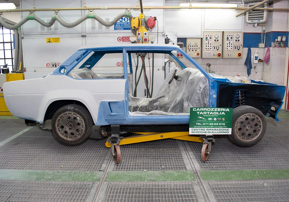 Fiat 131 Abarth – vista laterale in lavorazione