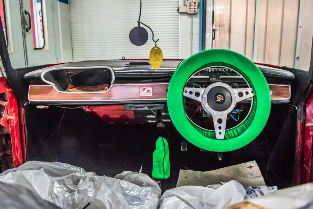 Zagato Zimp – abitacolo durante il restauro