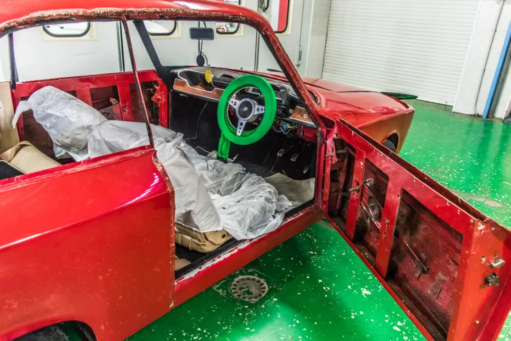 Zagato Zimp – interni e portiera in lavorazione